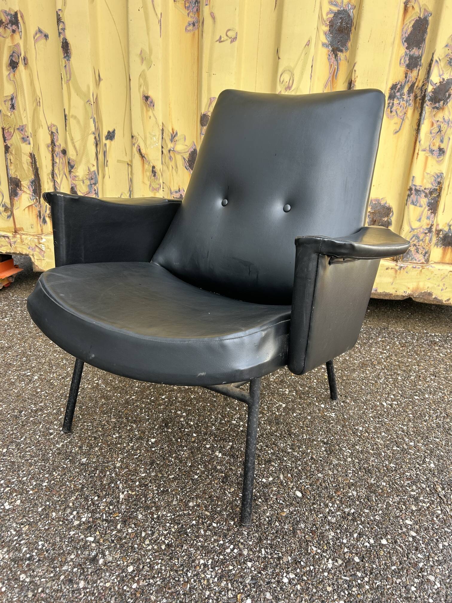SK660 armchair by Pierre Guariche, Steiner edition