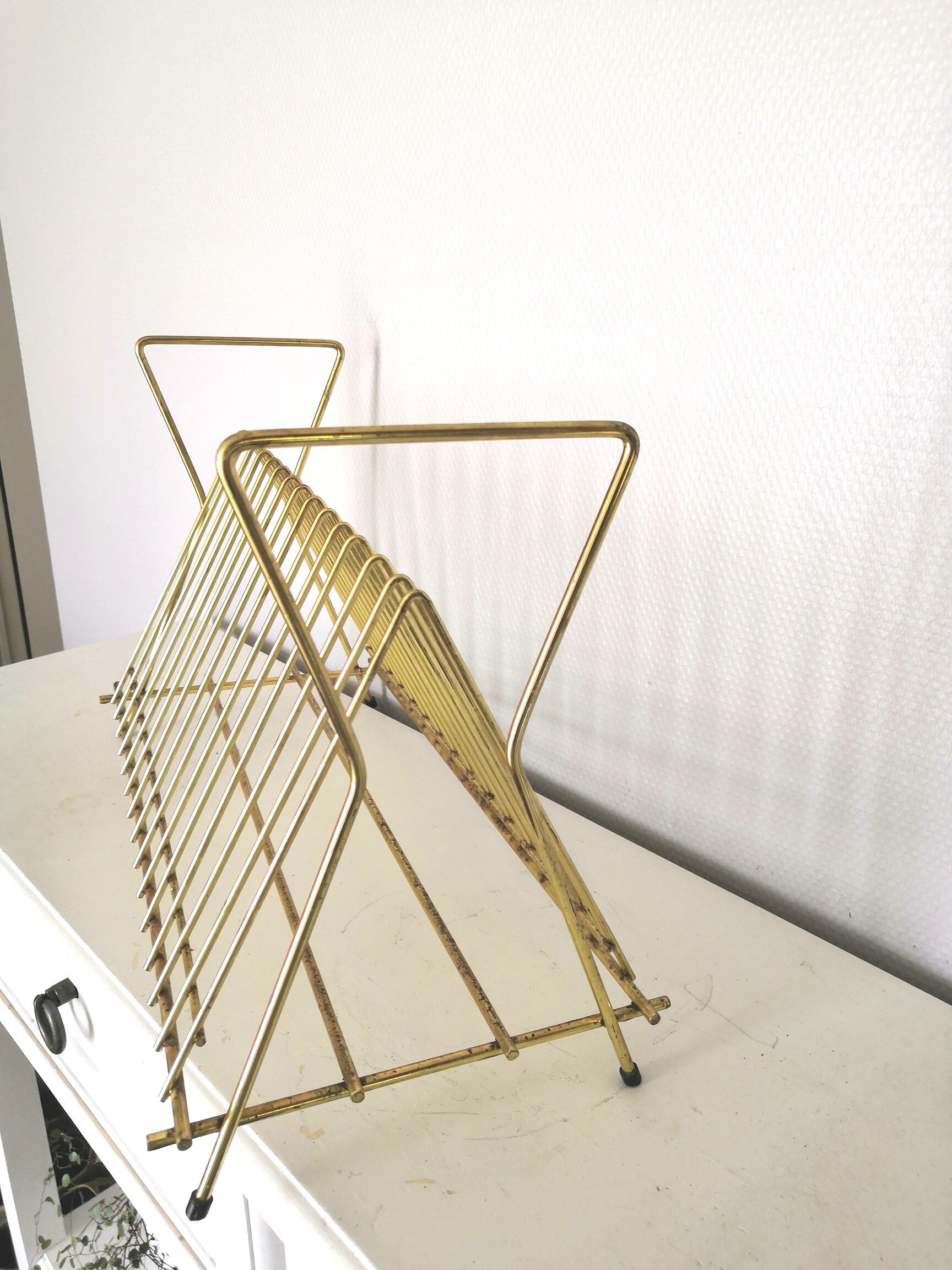 Porte vinyles acier doré années 60