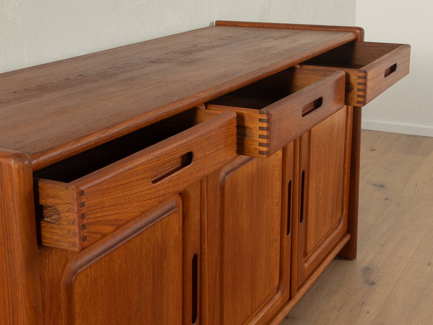 1980s sideboard