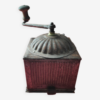 Japy metal snuffbox coffee grinder