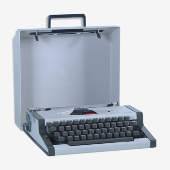 Olympia AEG dactymetal typewriter