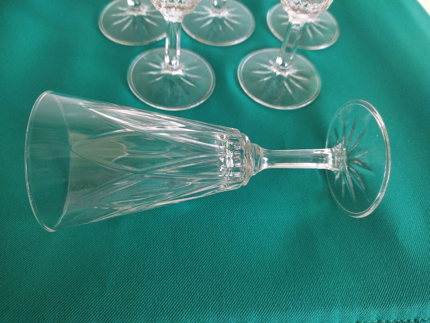 6 diamond champagne glasses