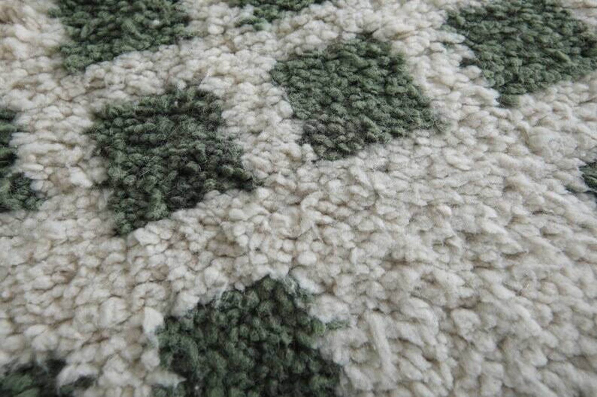 Traditional handmade pure wool rug, size 150 x 250 cm