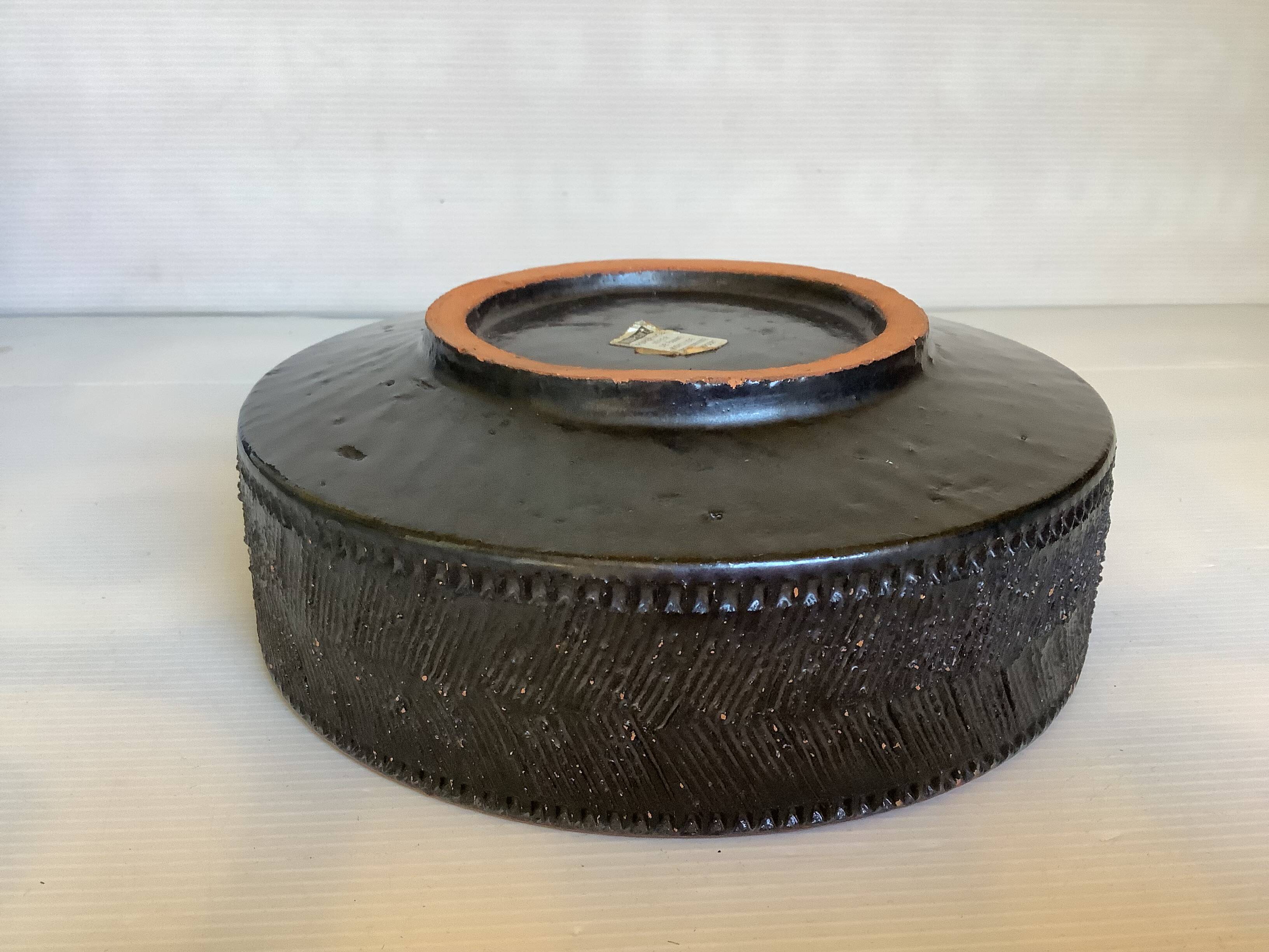 Rogier Vandeweghe Amphora ceramic bowl emptier