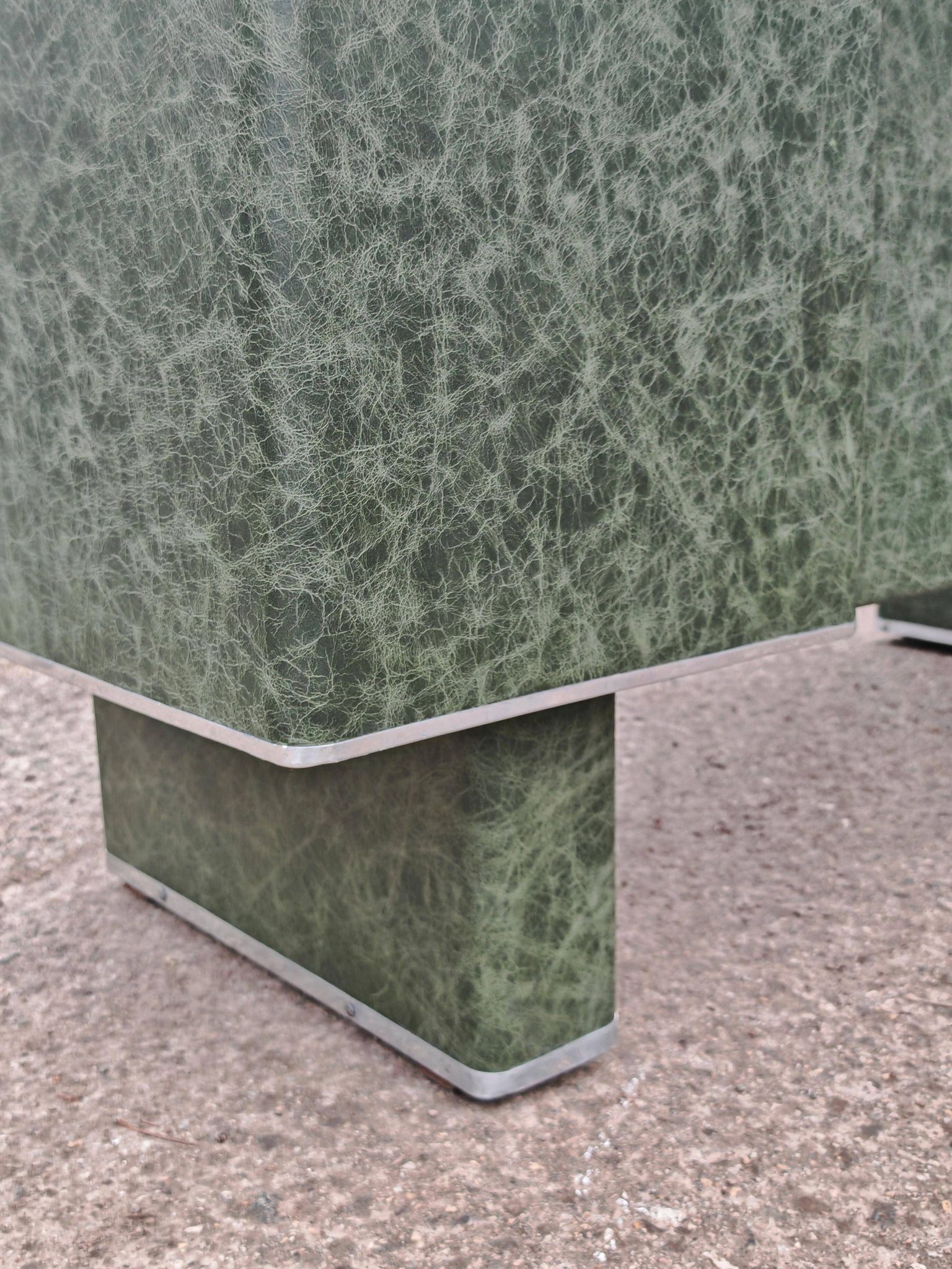 Art Deco or Bauhaus desk in metal covered with leather, Gio Ponti style.