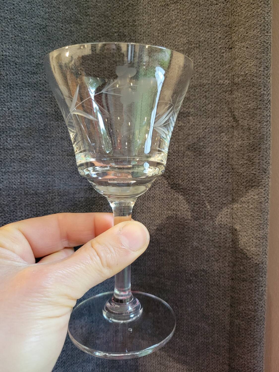 12 crystal wine glasses engraved with floral patterns