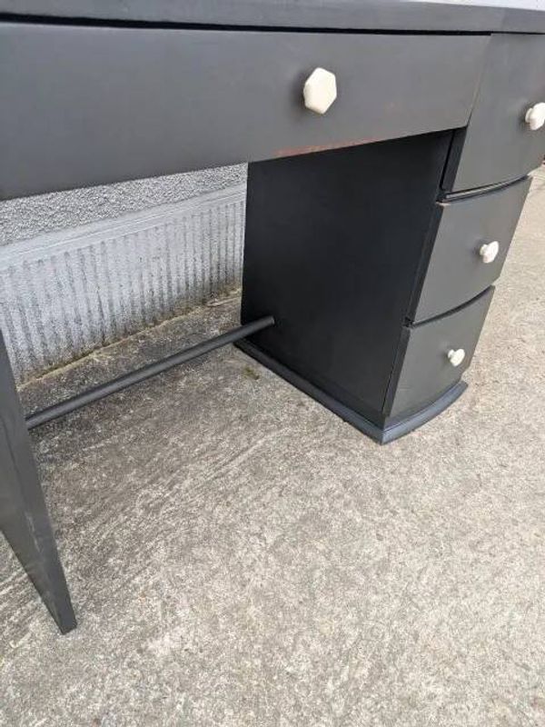 Bureau adulte ciré