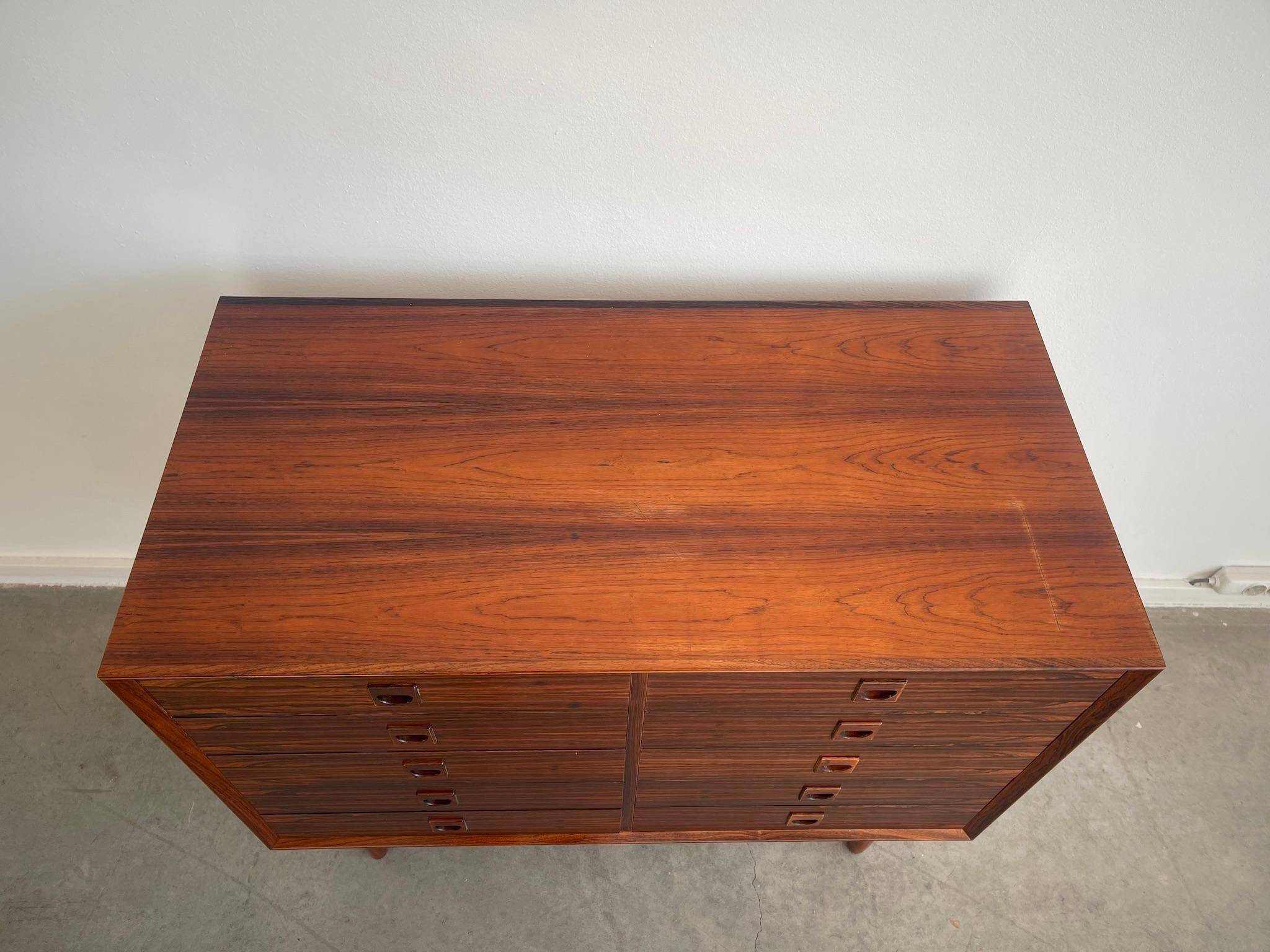 Commode moderne danoise en bois dur avec dix tiroirs