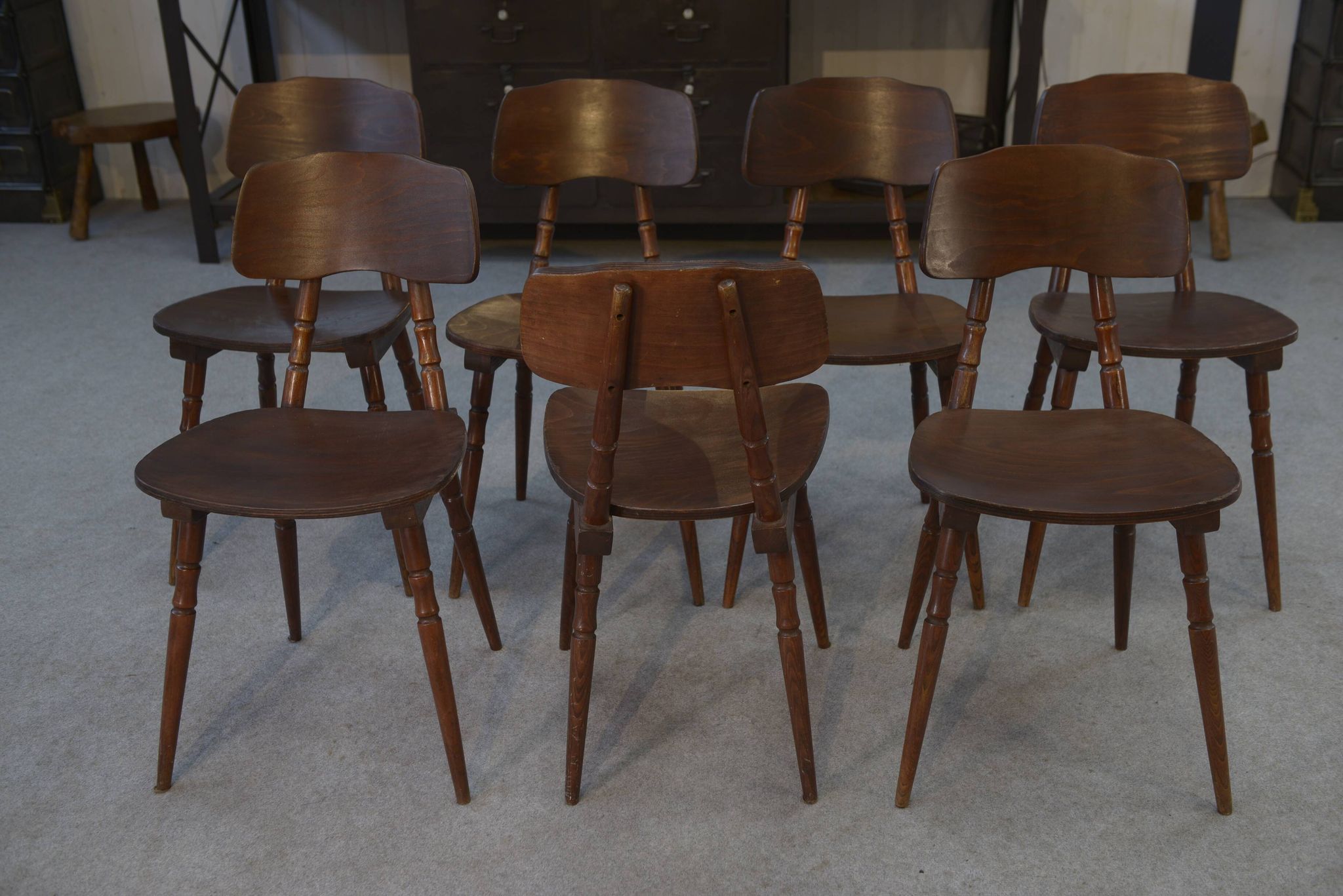 Set of 7 oak and beech plywood chairs