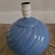 Ancien pied de lampe en céramique bleu, 1980