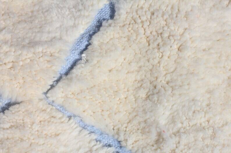 Handmade Berber rug 250cm x 150cm