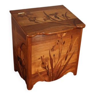 Art Nouveau wooden crate by Gallé