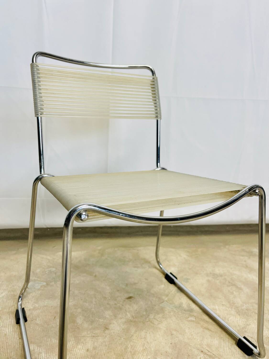 Pair of children's scoubidou chairs