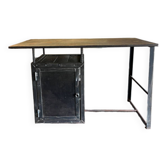 Small workshop furniture