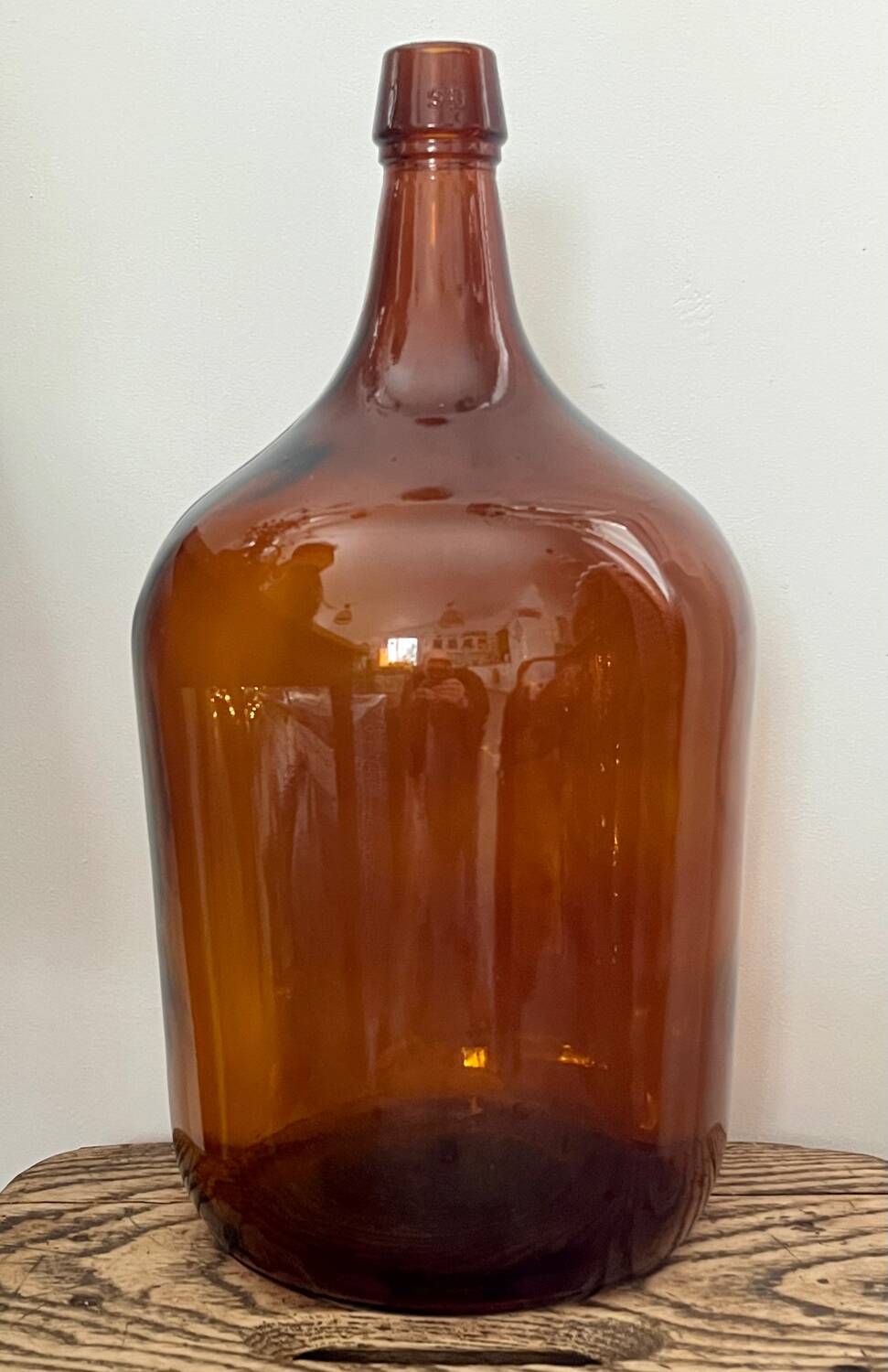 Give me amber Jeanne.