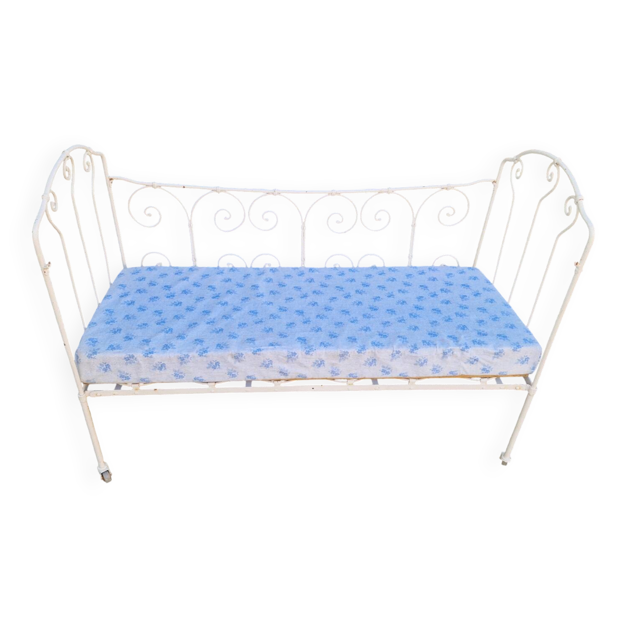 bed child iron bench