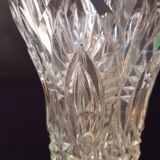 Petit vase en verre moulé
