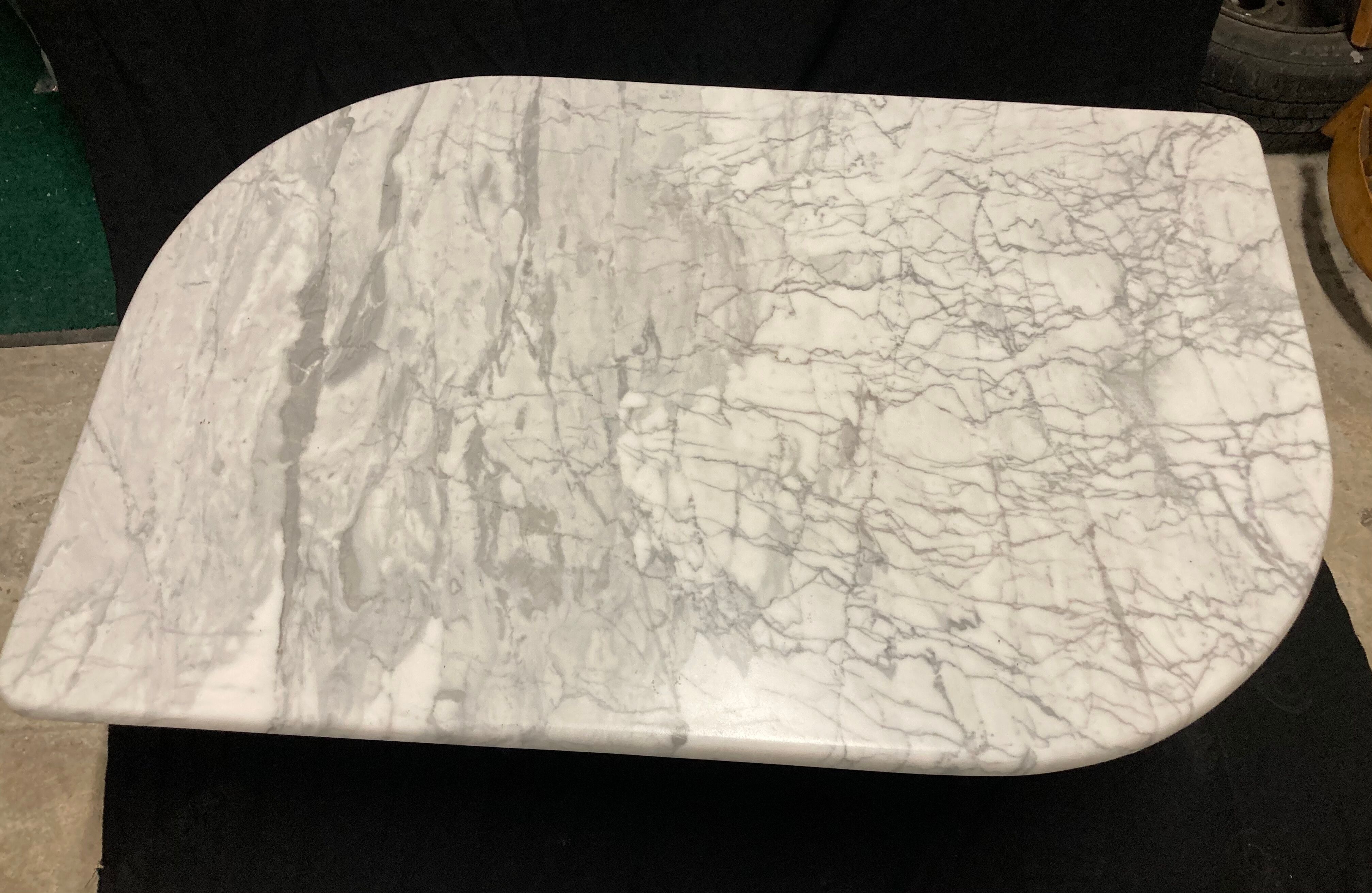 Vintage coffee table in white carrara marble