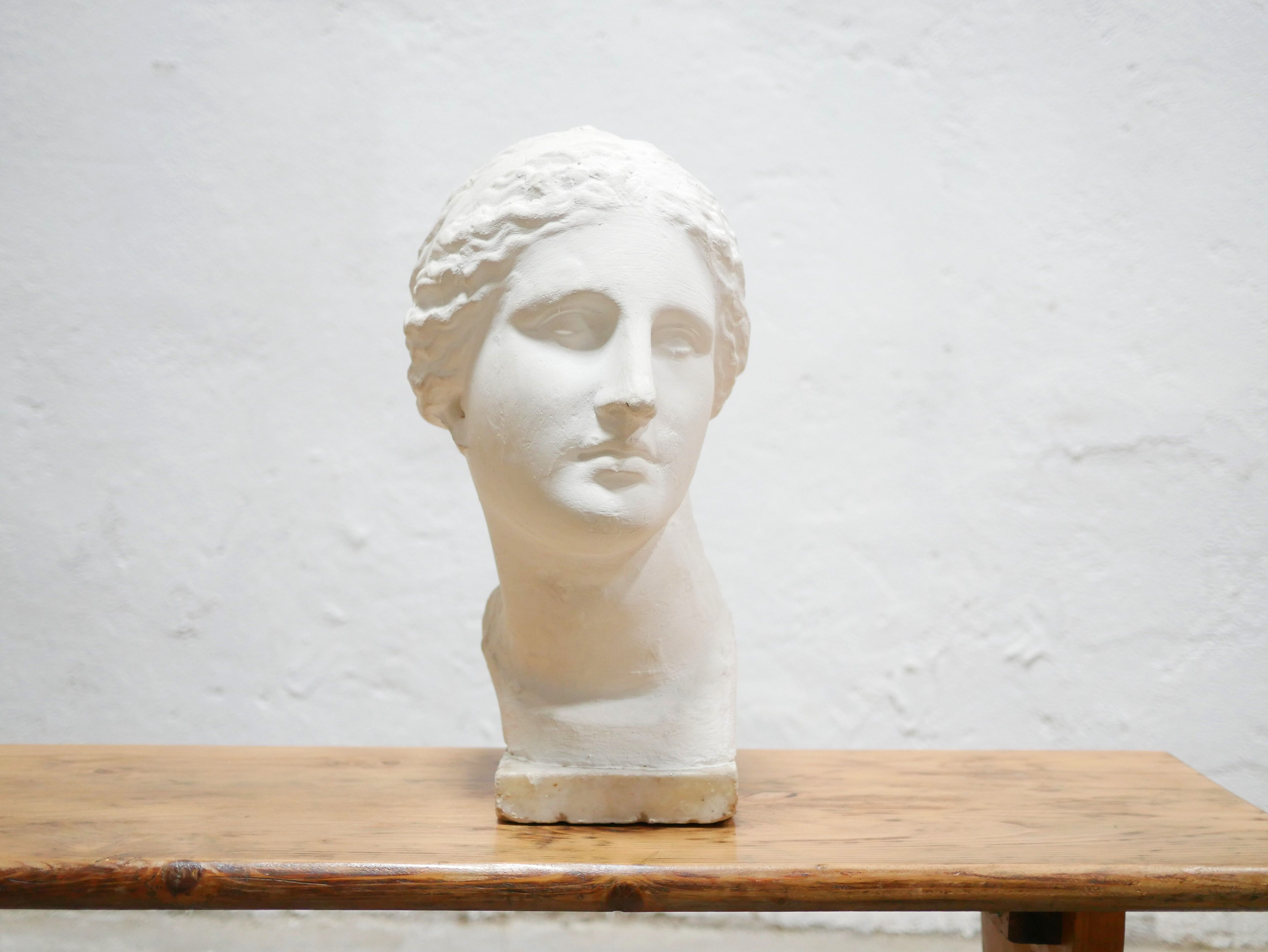 Tête de femme vintage en plâtre
