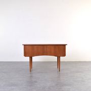 Bureau en teck danois des années 1960.