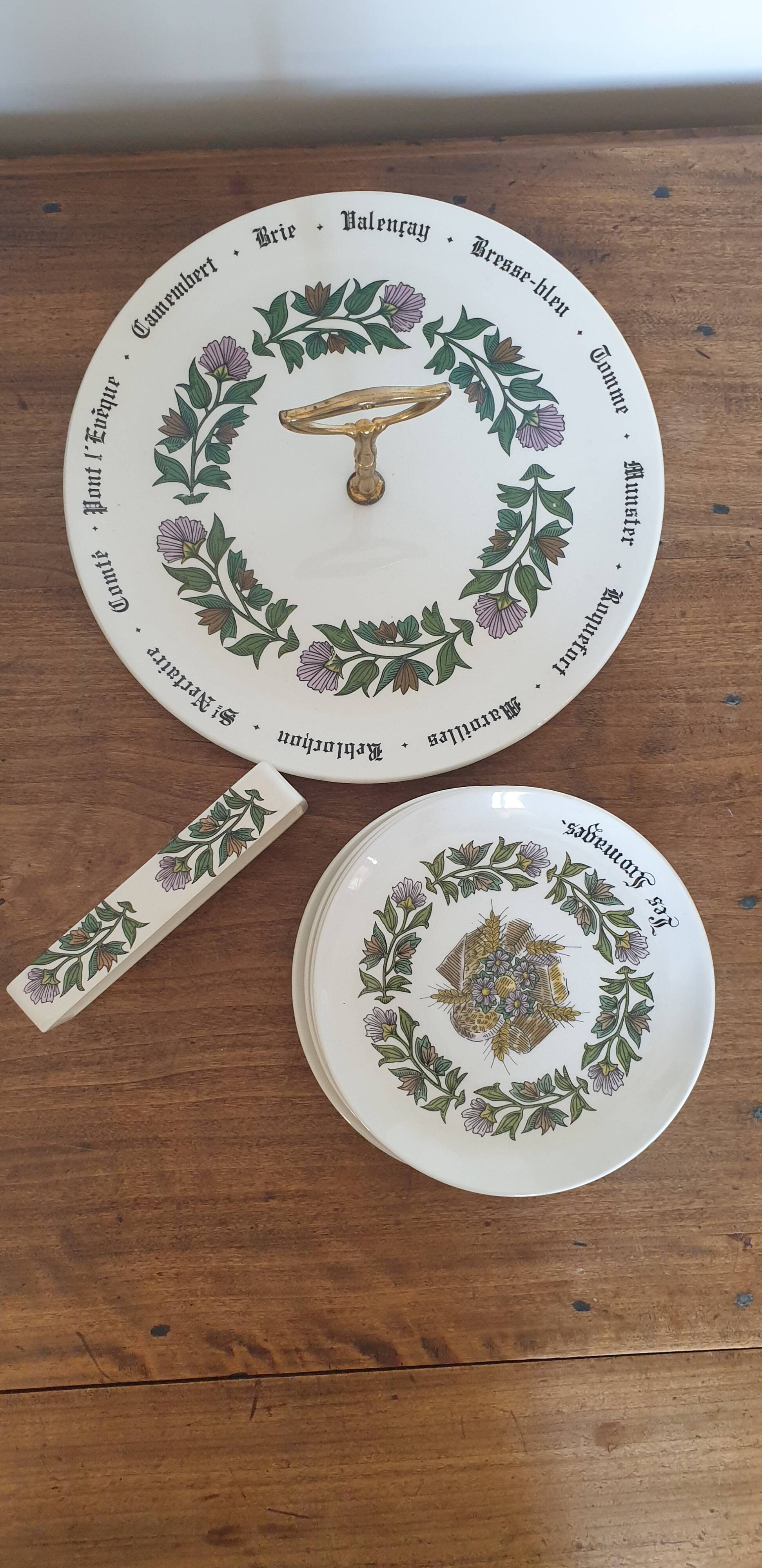 Cheese service in gien pottery (sold as a set)