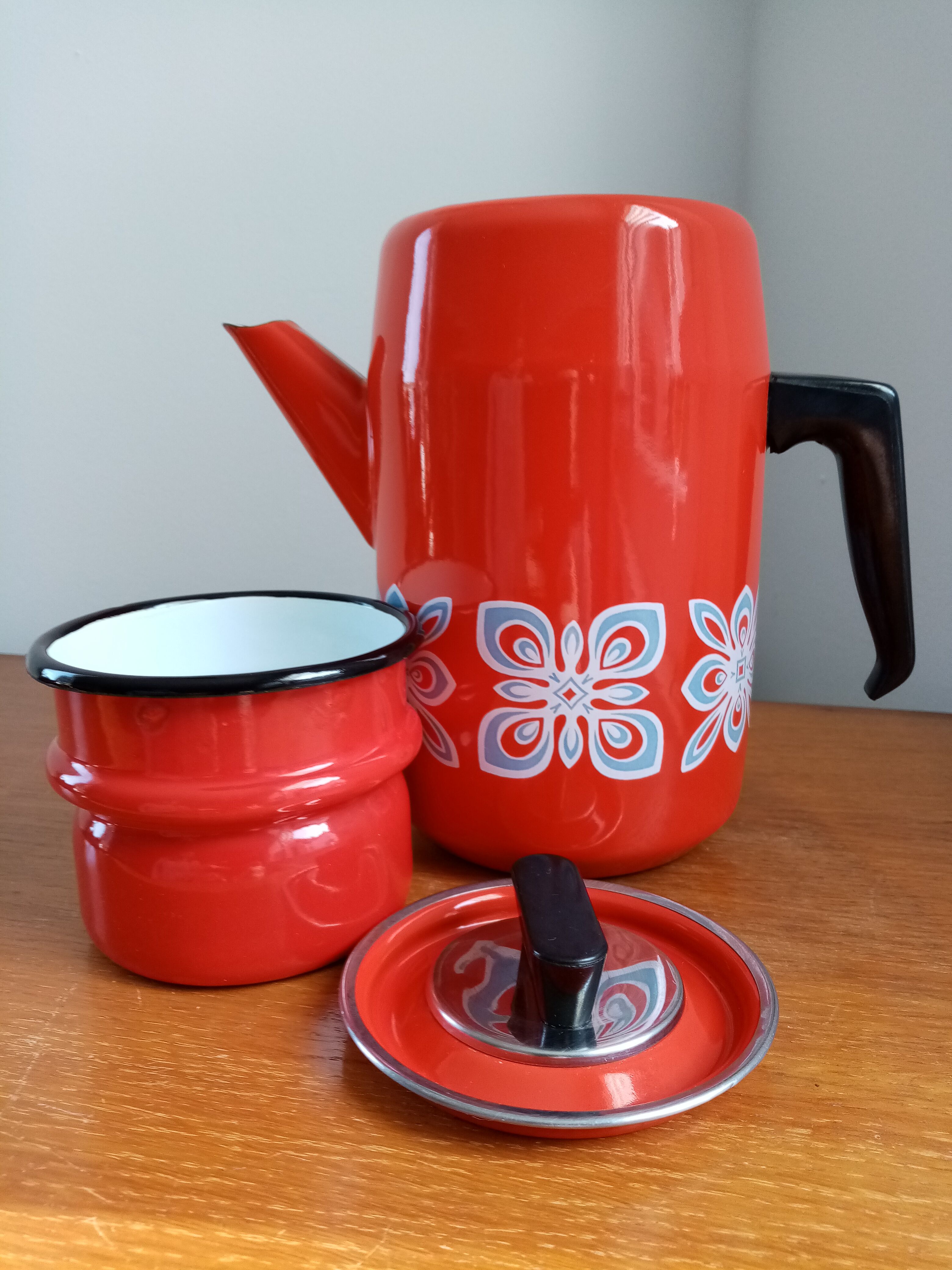 Enamelled red coffee maker