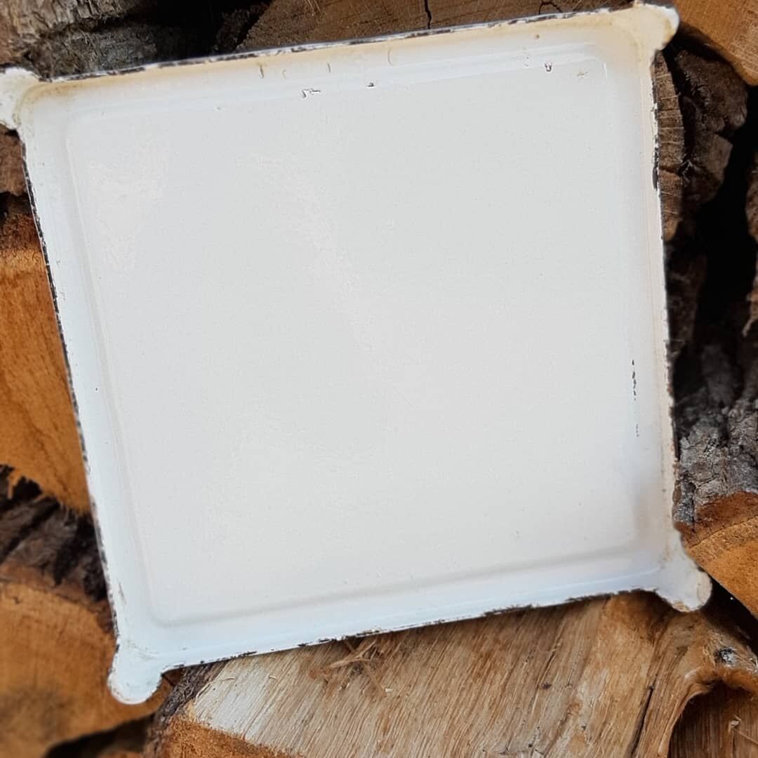 Vintage enamelled trivet from the 40s/50s