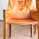 Paire de fauteuils Cab 413 par Mario Bellini en cuir beige patiné, Cassina