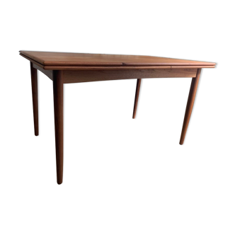 Table à manger scandinave en teck des années 1960.