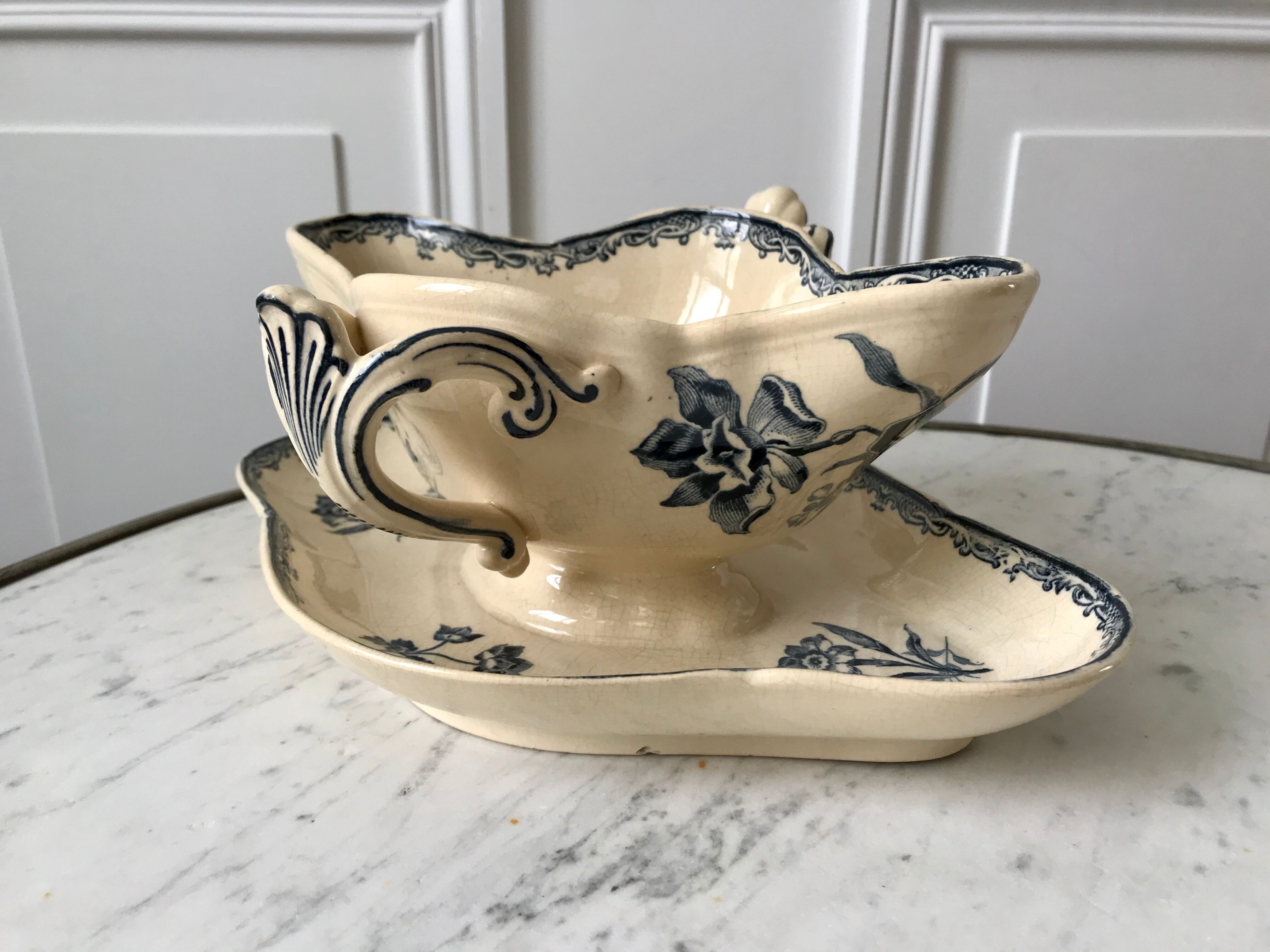 Gravy boat Terre de Fer Sarreguemines late nineteenth century