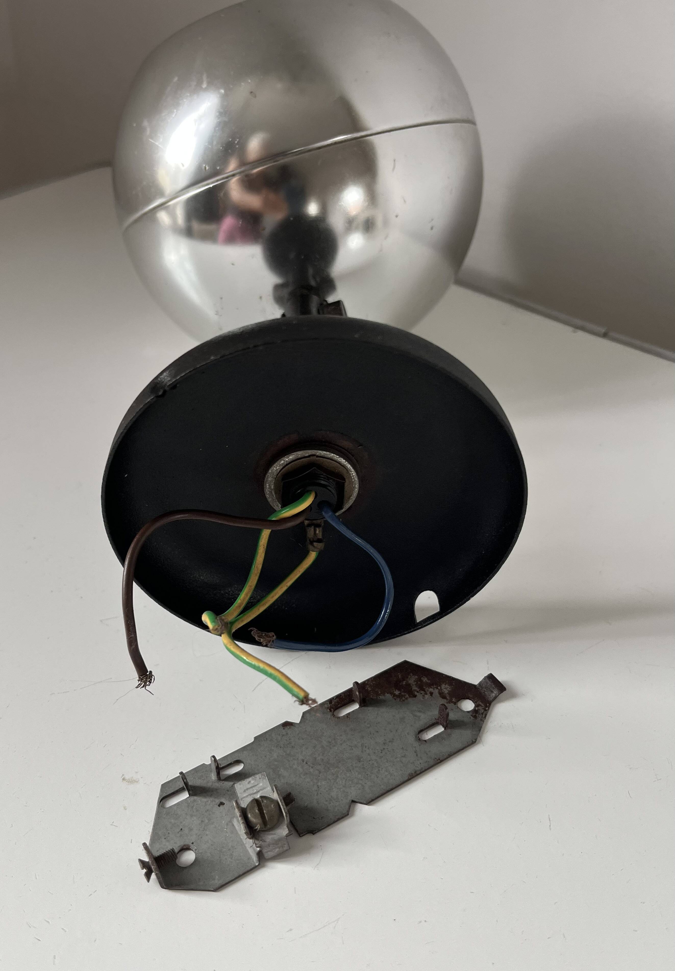 Eyeball Lita chrome metal wall light