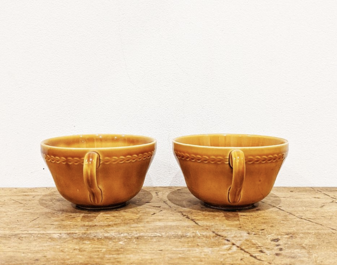 2 cups and saucers vintage '70 honey color