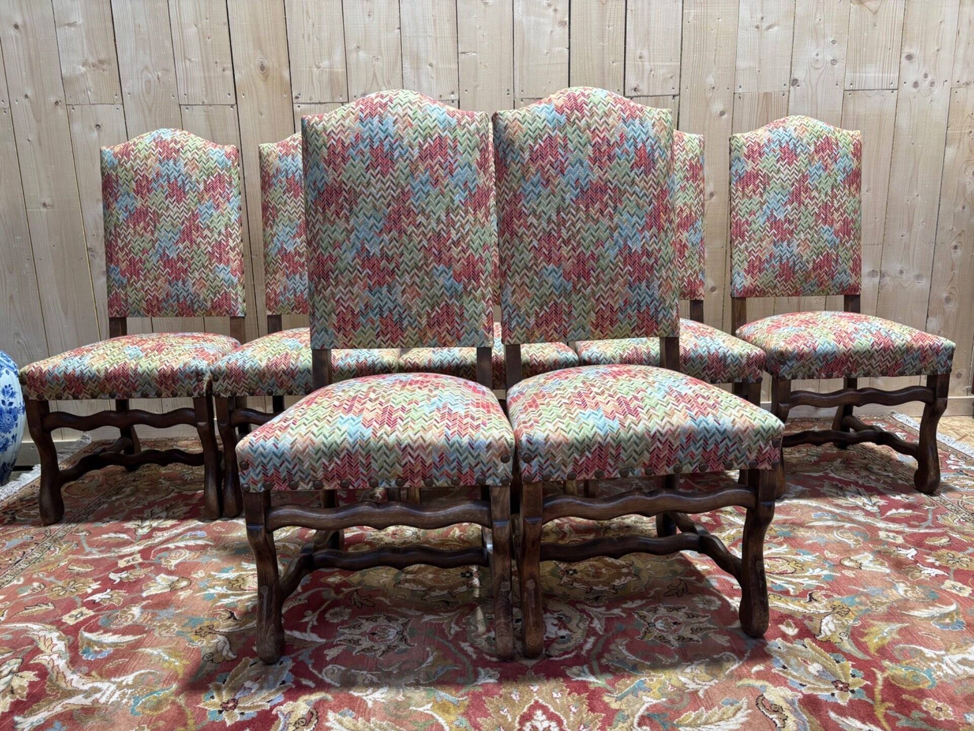 Série de 9 chaises de style Louis XIII