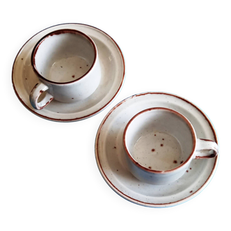 Duo cups and saucers in enamelled stoneware