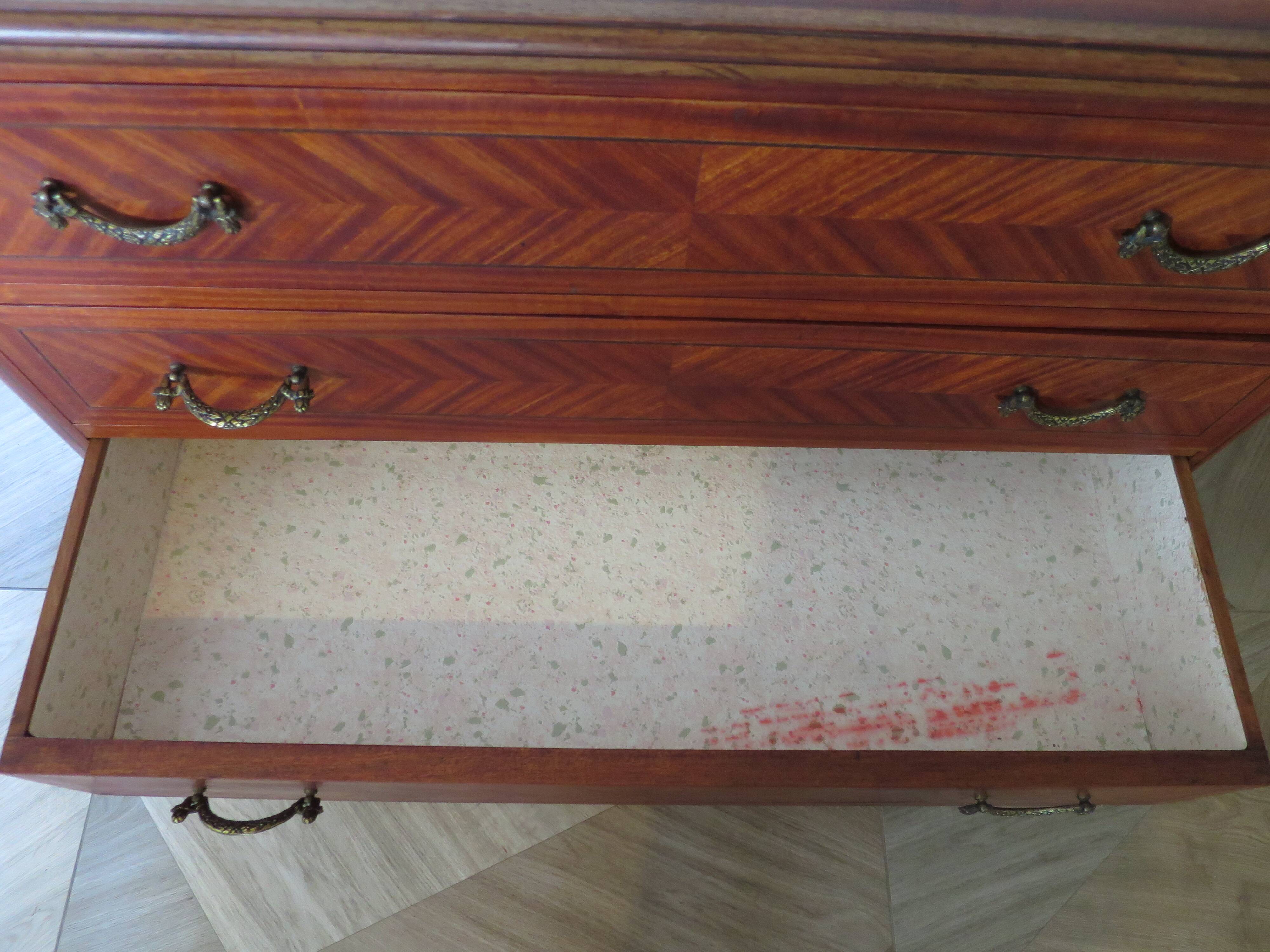 Louis XVI chest of drawers - Bronze - Butterfly wood veneer marquetry - 1930