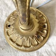 Applique ancienne en bronze et tulipe en verre