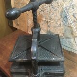 Cast iron binding press