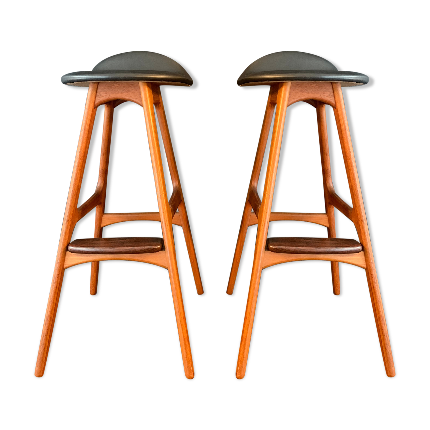 Oddense Maskinsnedkeri , Rare pair of Scandinavian stool .