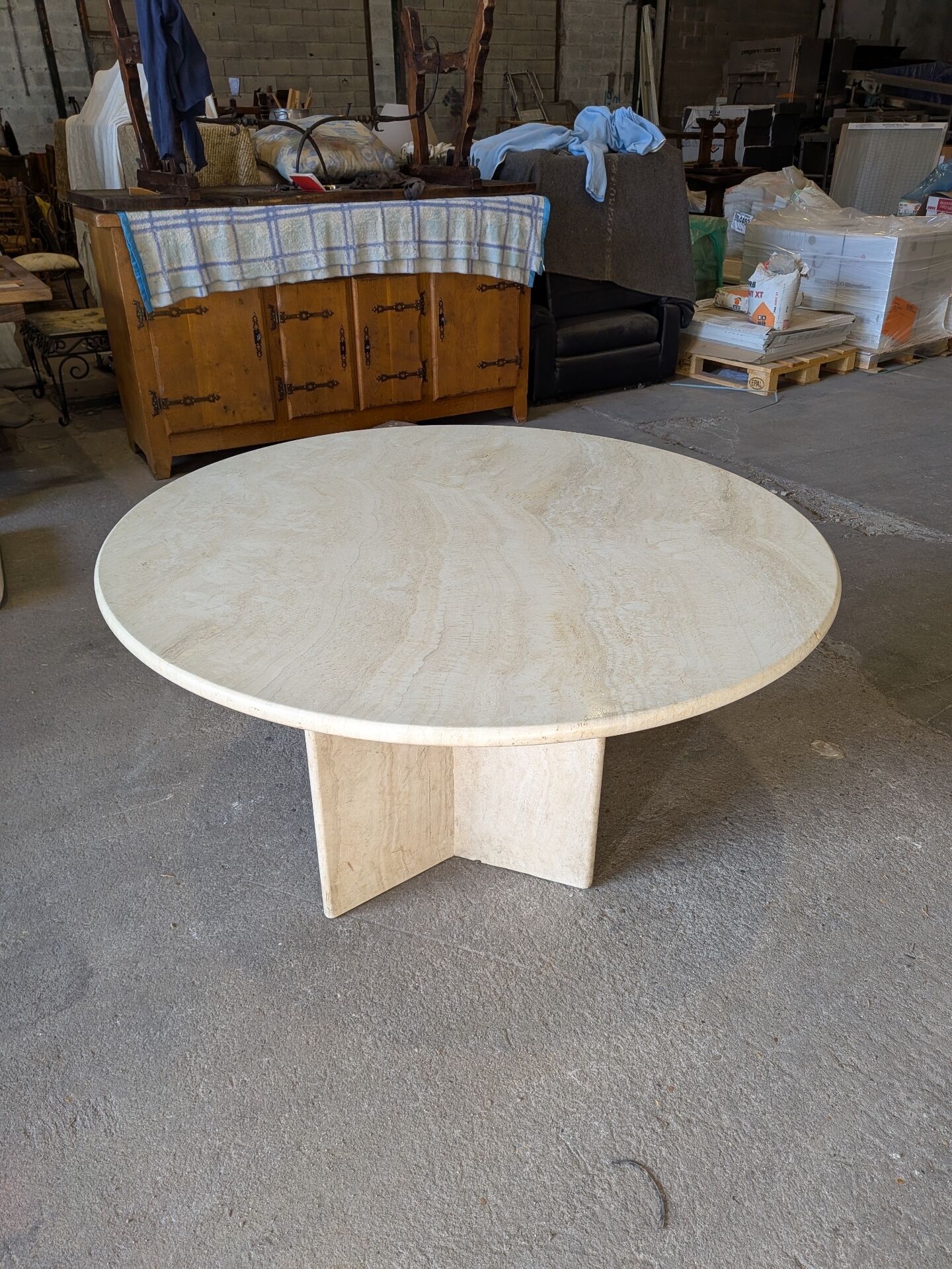 Table de salle à manger en travertin 