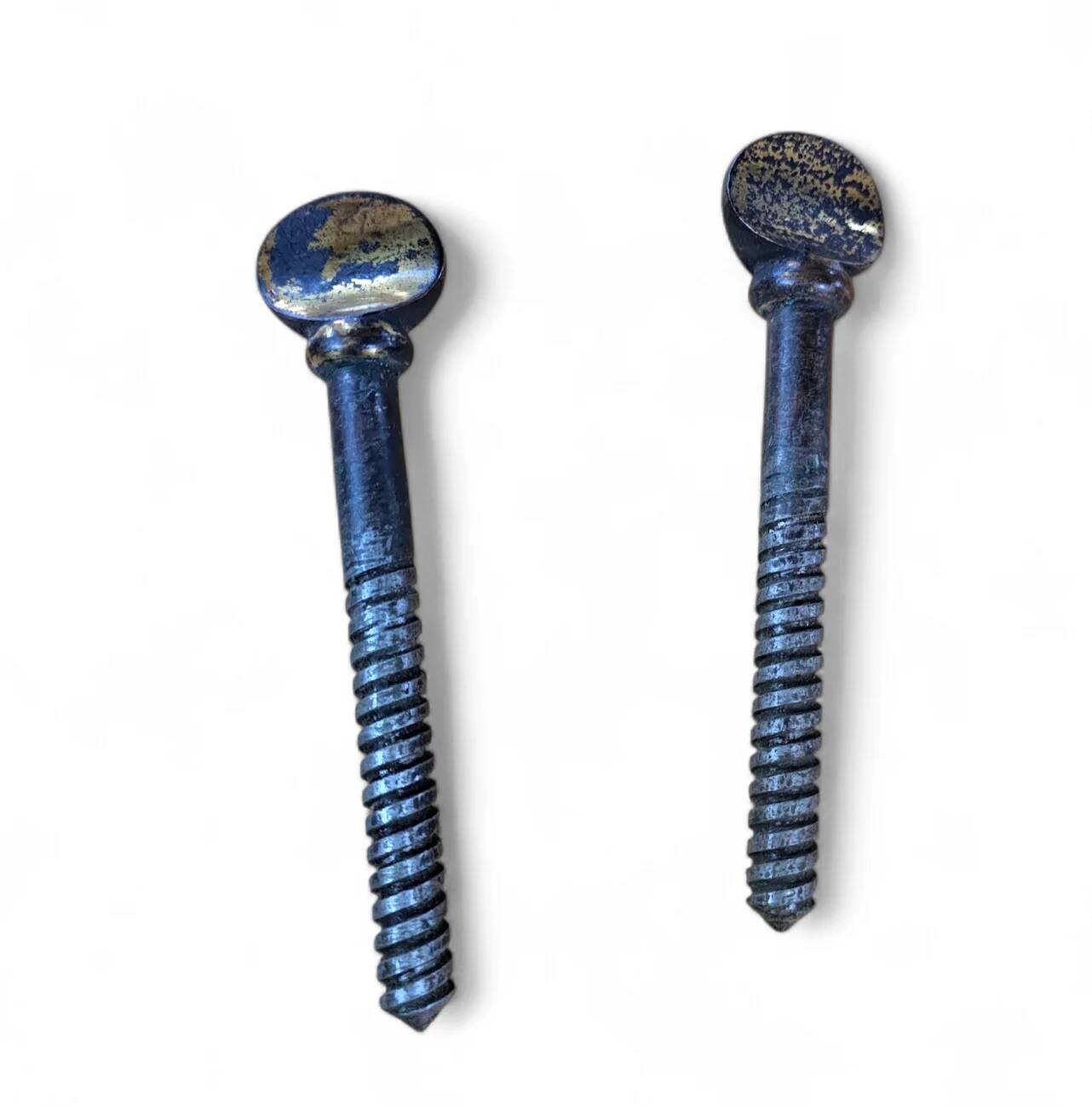 Oval Victorian tilt-top table, breakfast table / 1840s