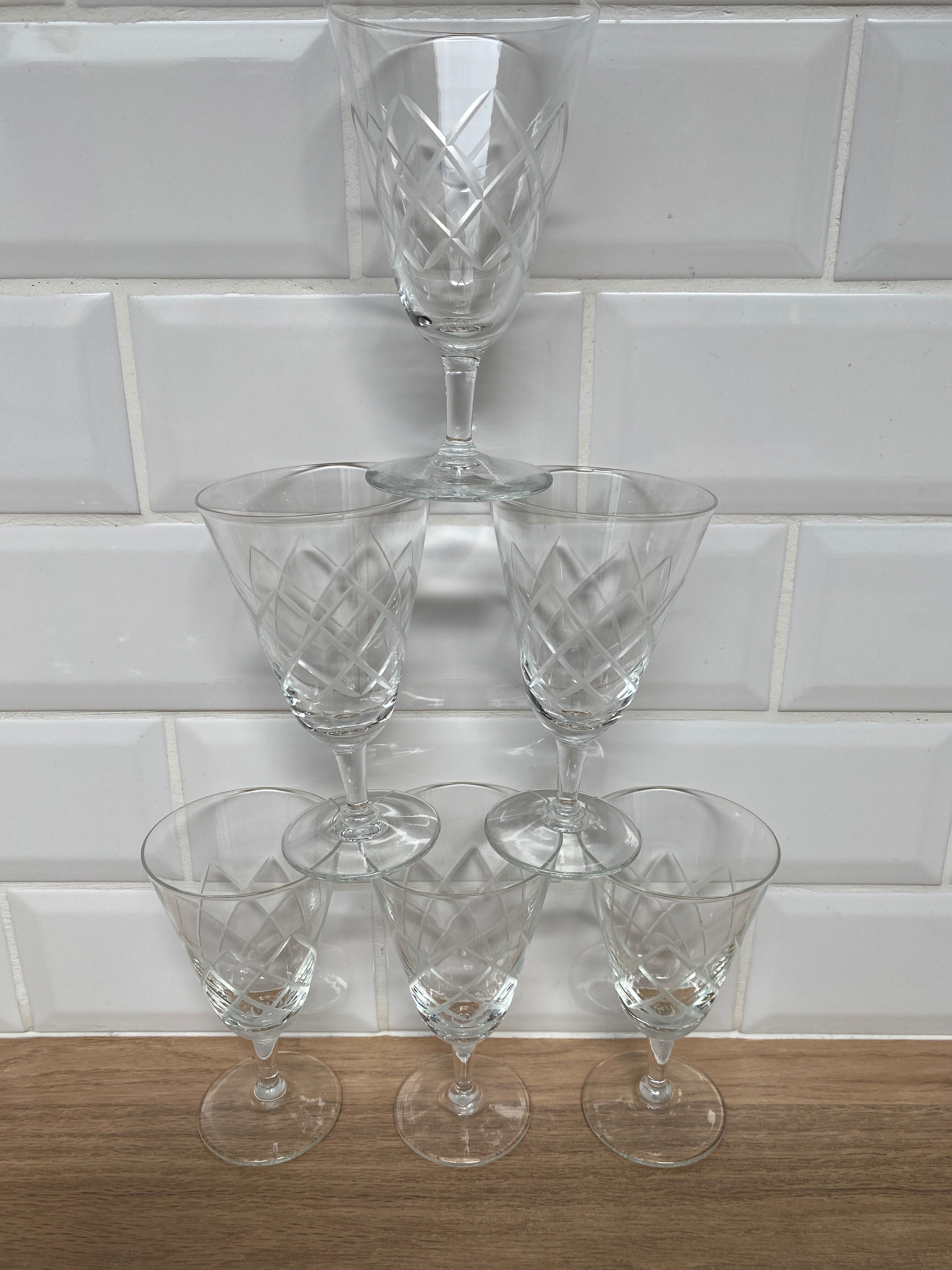 Set of 6 wine glasses
