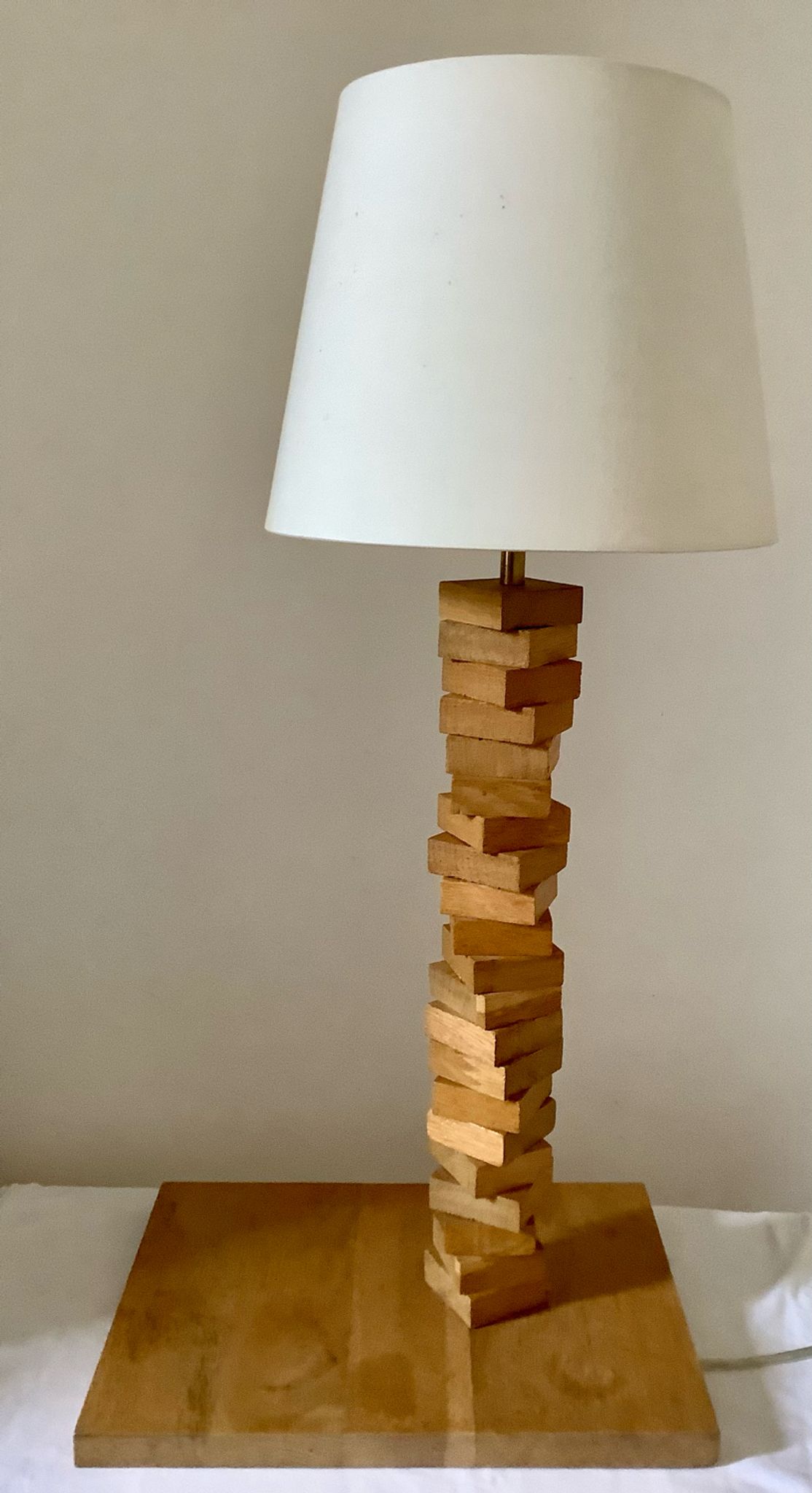 Pied de lampe en bois