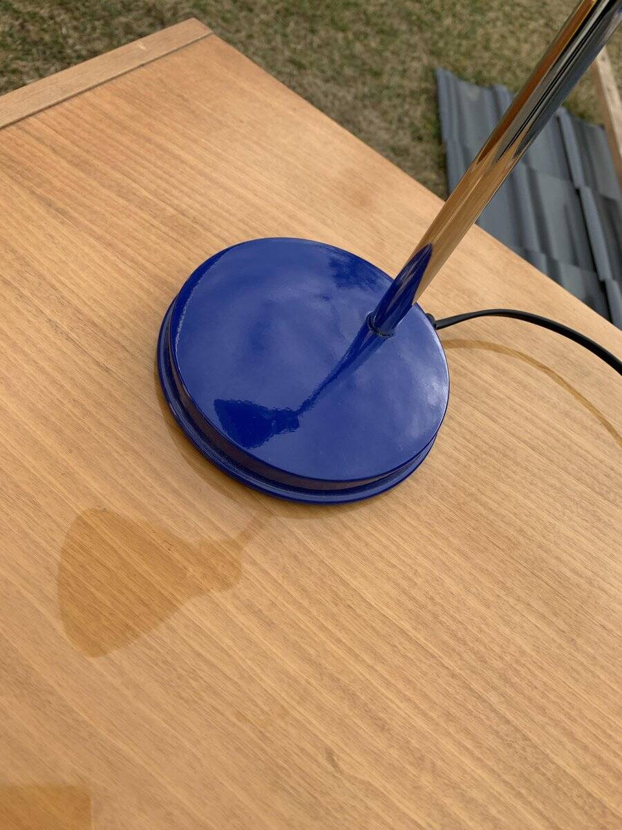 Blue metal desk lamp in mid-century style from the 1970s, chrome stem.
