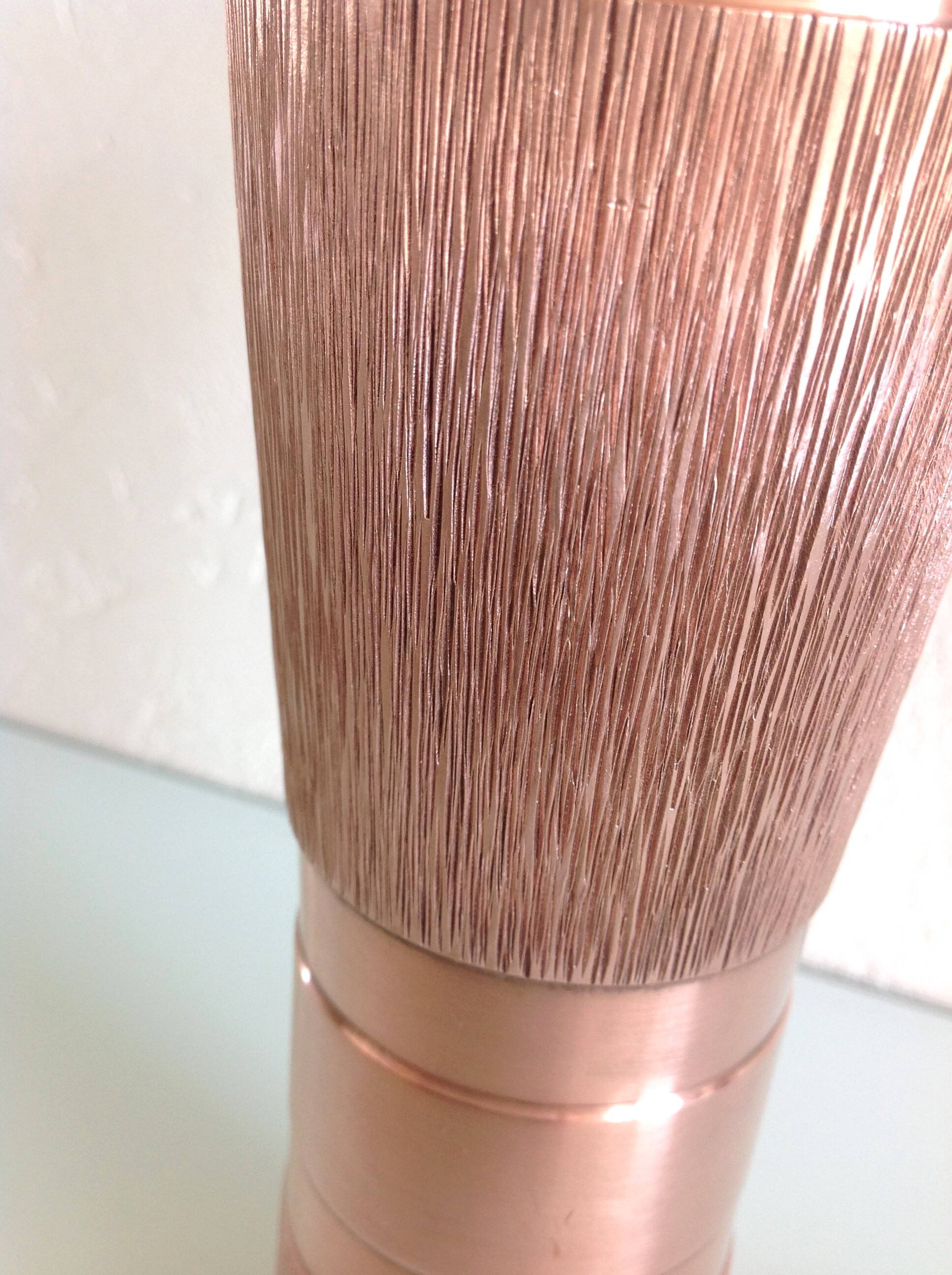 Diabolo vase in structured red copper / vintage 60s-70s