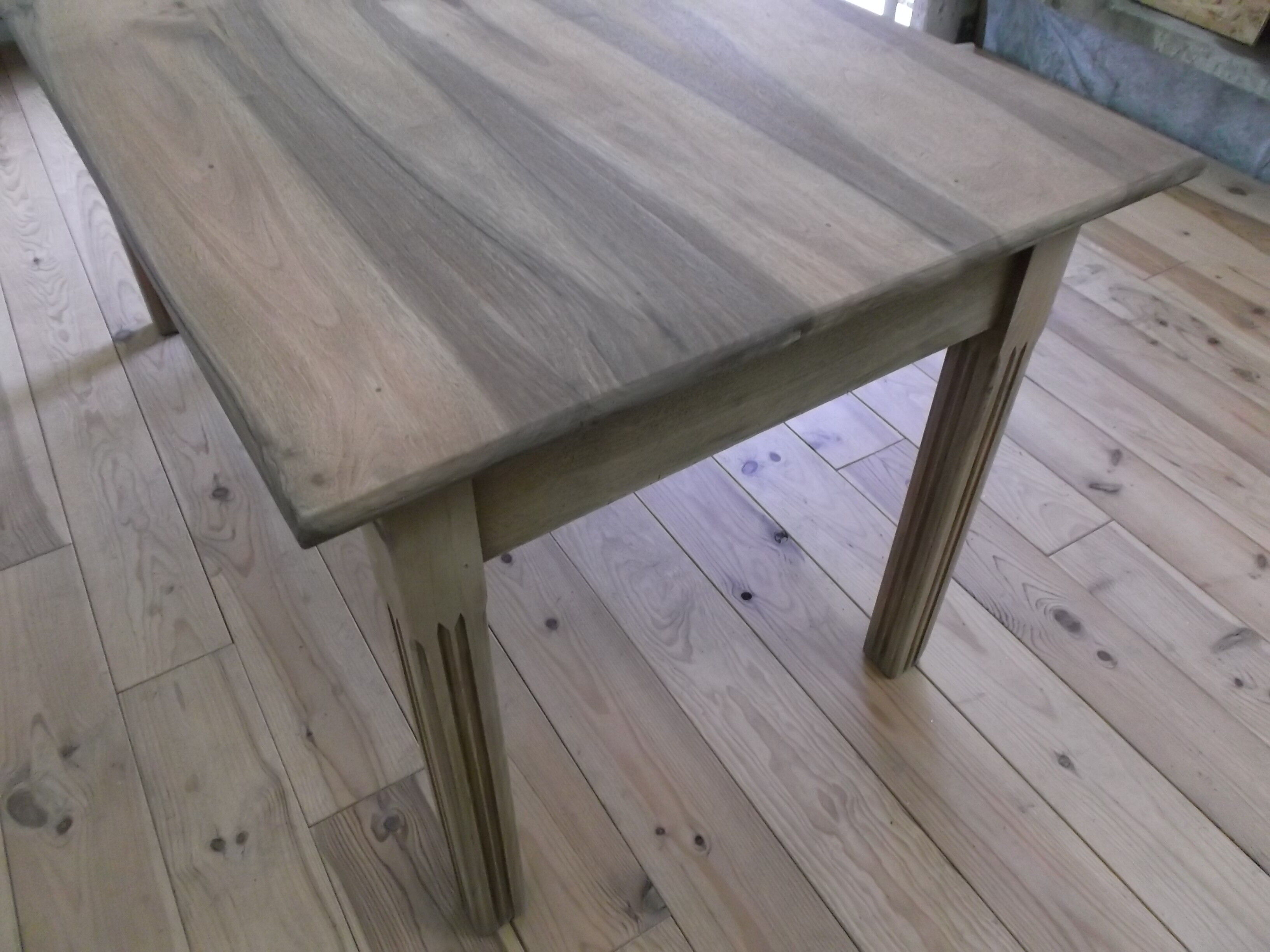 Farm table