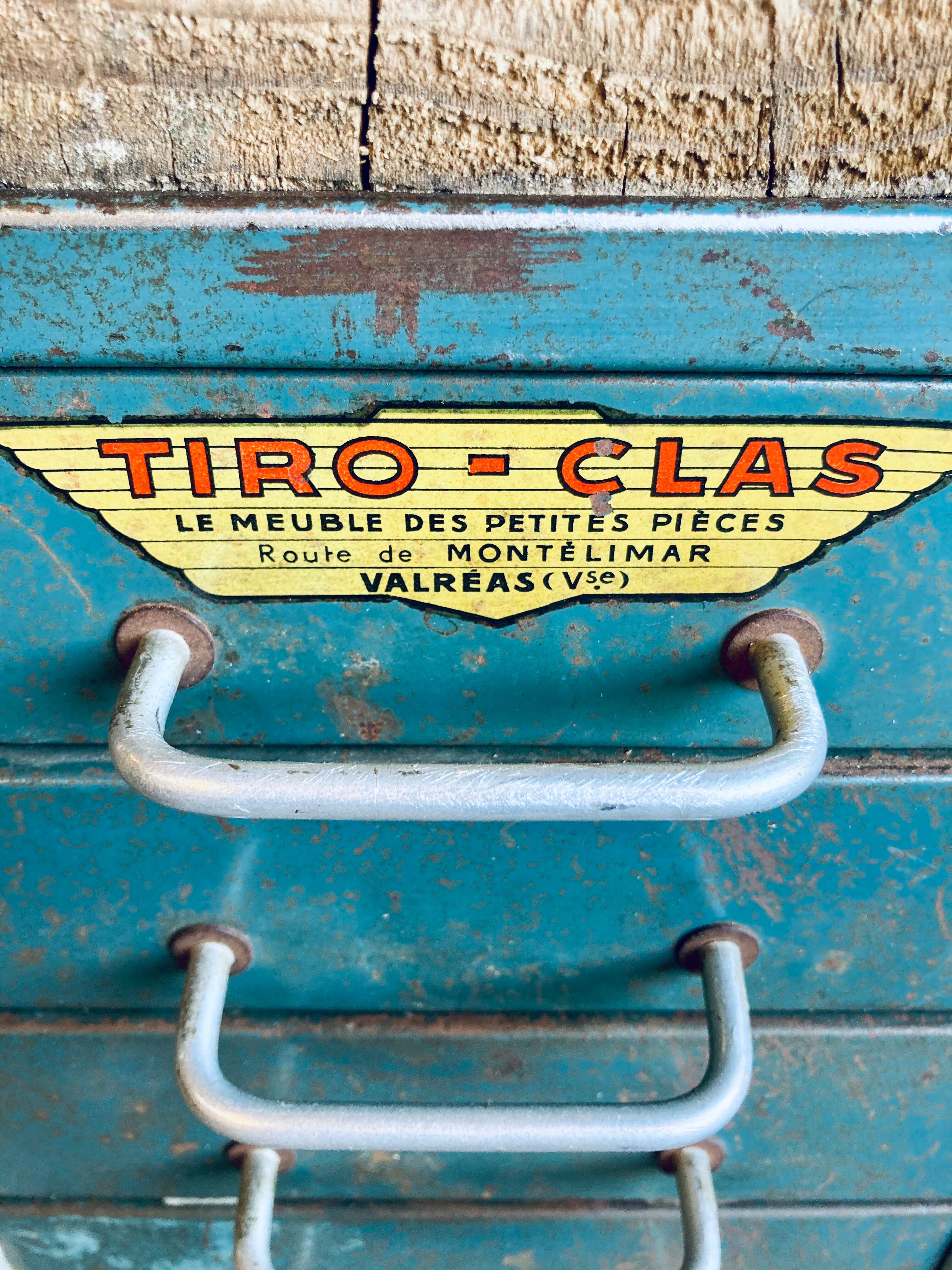 Tiro-clas furniture