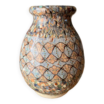 Petit vase de Vallauris en terre mosaïquée signé Gerbino