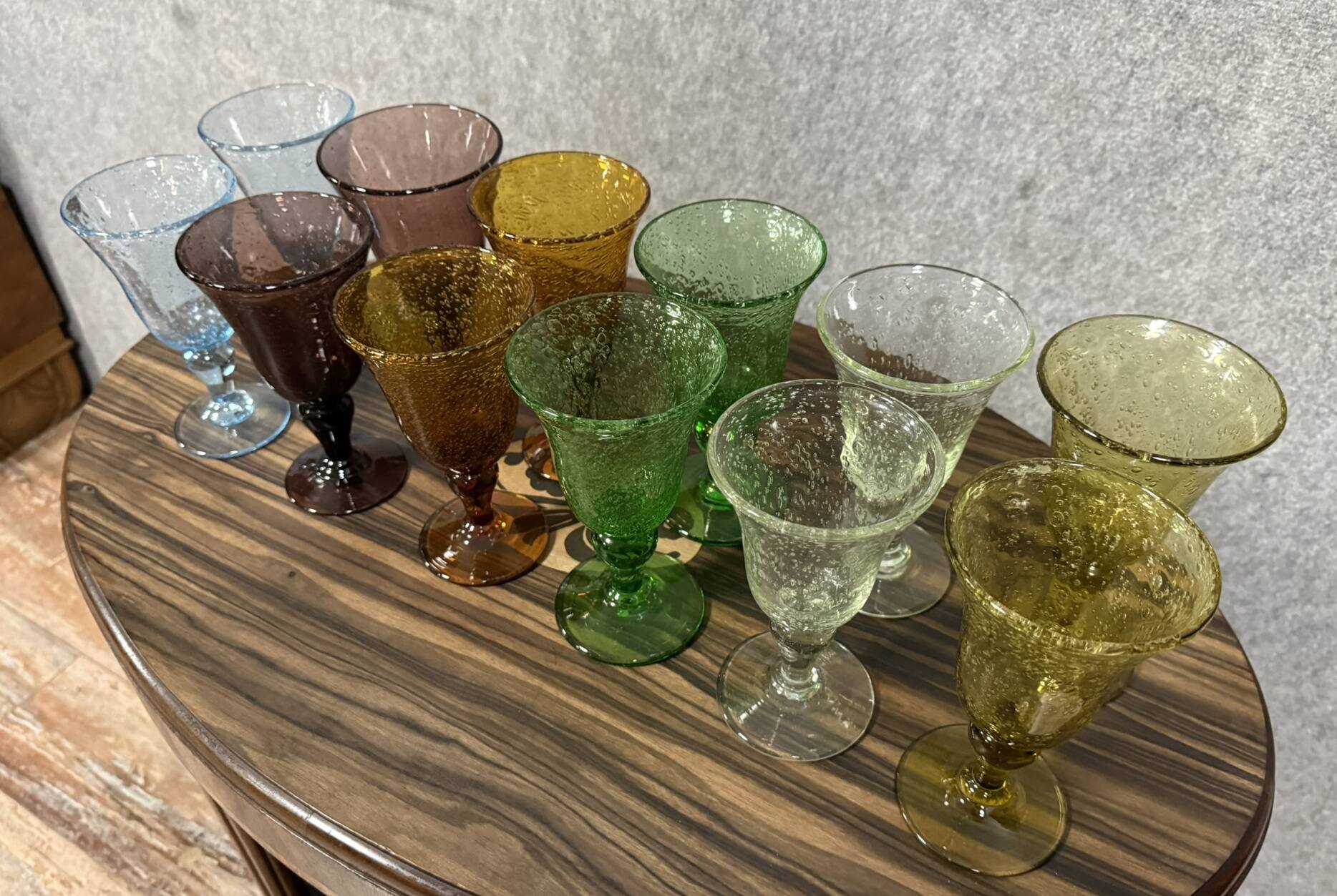 Biot: magnificent series of 12 bubble glasses in 6 different colors