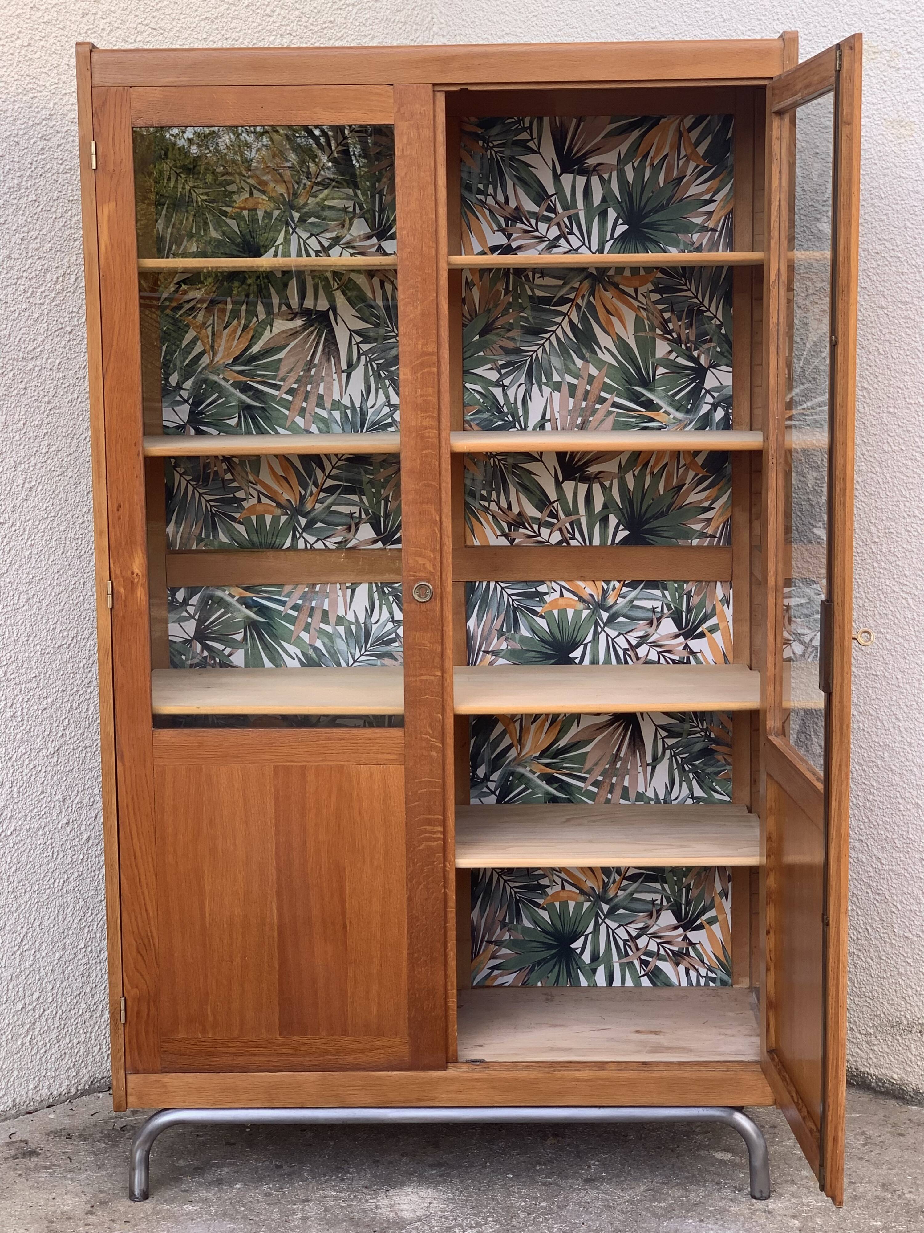 Glass cabinet from a primary school, 1950.