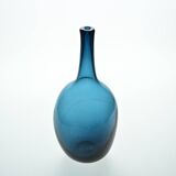 Grand soliflore en verre soufflé bleu par Nicolas Morin, 1981